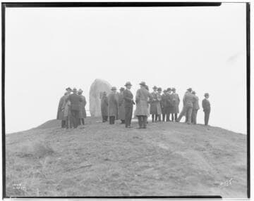 D2.5 - Displays, Monuments