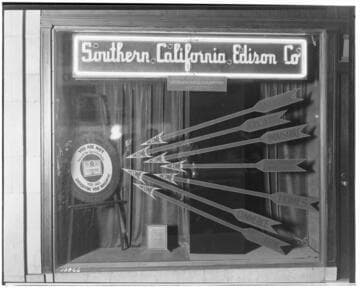 D2.3 - Displays, Window - Edison Window display