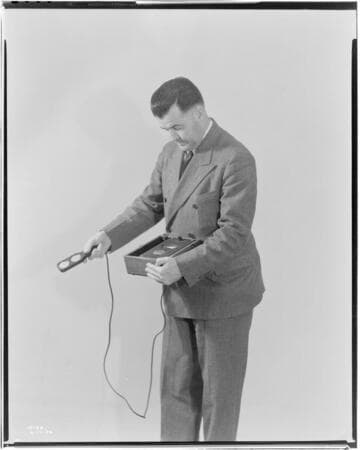 L1.1 - Lighting, misc. - Weston Foot-Candle Meter - in use