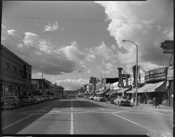 Street lighting in the business district of San Fernando