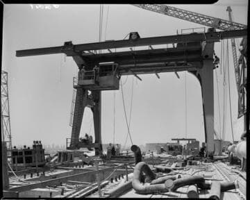 Traveling crane at Etiwanda Steam construction site
