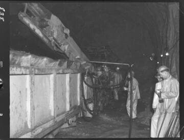 Big Creek - Mammoth Pool - Working mucker - outlet heading