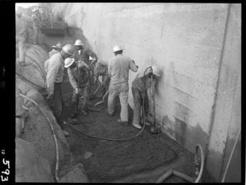 Big Creek - Mammoth Pool - Placing dental concrete in bottom of cutoff trench
