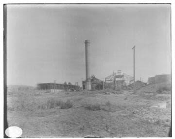 The Los Angeles #3 Steam Plant while under construction