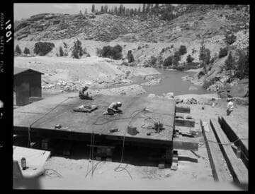 Big Creek - Mammoth Pool - Welding Diversion Tunnel Bulkhead Gate