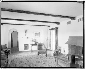 H2.7 - Home Living Room - All Electric Home of Harold Schutt