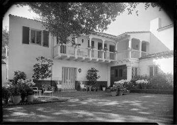 Wade, Mrs. Jeptha Homer, residence