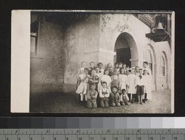 Bessie Weinland with pupils