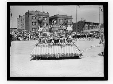 Boosters' Club float in the Ocean Park Baby Parade