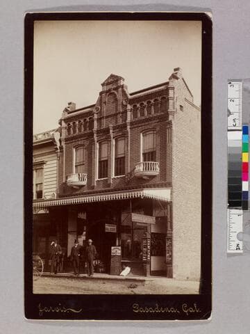 Woodworth Realty offfice and Jarvis Photo Gallery