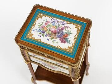 Reading and writing stand