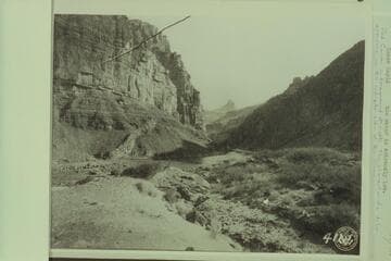 Hance Rapid.  Red Canyon in foreground at right.  The characteristic dyke appears on the opposite side of the river