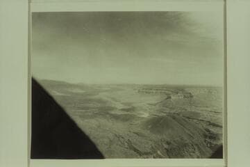 Up Toroweap Valley; Vulcan's Throne at edge of Canyon at R