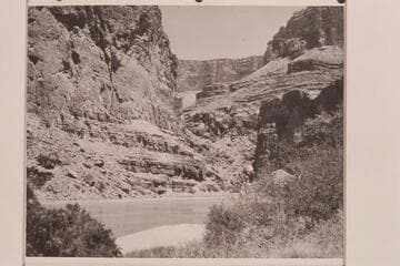 Upriver view from near Willie's Grave