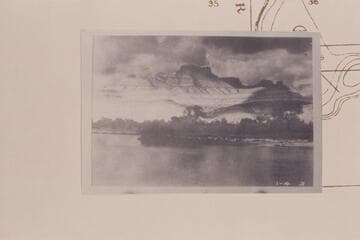 Buttes to the left near Bitter Creek