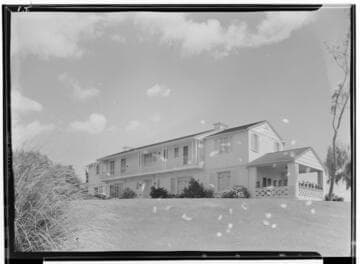 Sievers, Mr. and Mrs. W. E., residence