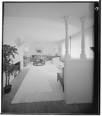 Sunset Hills model [houses]: Connoisseur