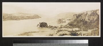 Rooster Rock and Crown Point