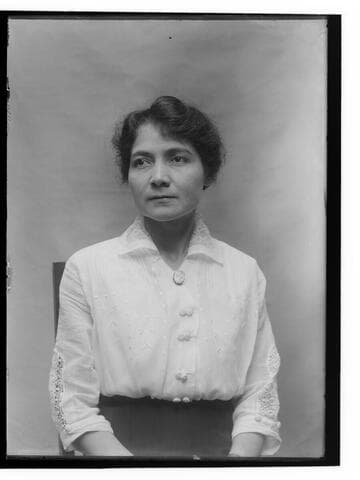 Daisy Washington, Washoe. Graduate of Stewart Indian School near Carson, Nevada