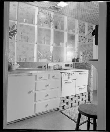 Grant, Mr. and Mrs. Bruce, residence