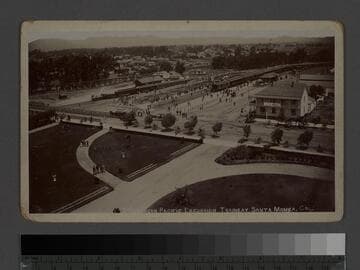 Southern Pacific excursion trains at Santa Monica, Cal