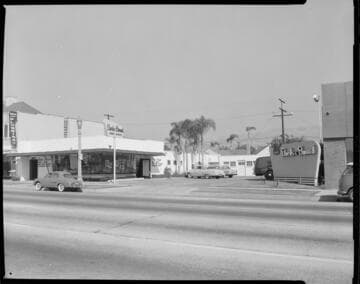 Llords & Elwood liquor store