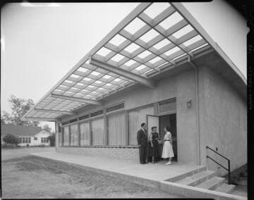 Electric home appliances on display