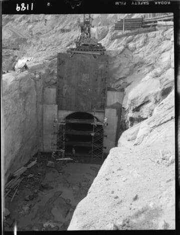 Big Creek - Mammoth Pool - Closure of bulkhead gate