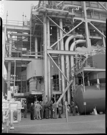 Group touring Etiwanda power plant