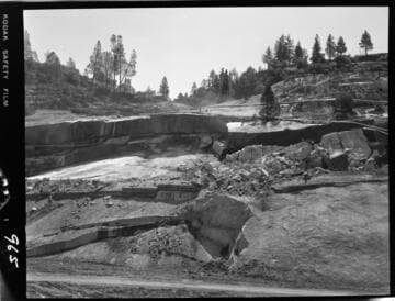 Big Creek - Mammoth Pool - Drilling on east abutment