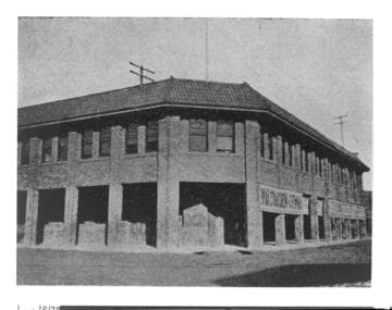 Corner building