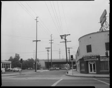 Men Hong Low Cathay House Restaurant on Riverside Drive, North Hollywood