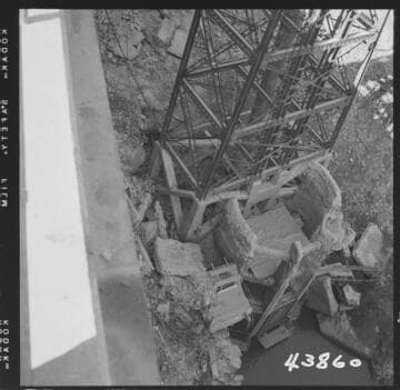 Big Creek, Huntington Lake Dams - old instake structure adjacent to present steel intake tower