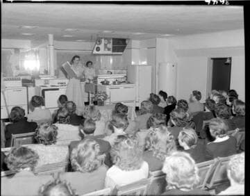 Electric cooking demonstration
