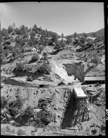 Big Creek 4 construction work: looking towards bridge structure