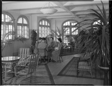 Engstrum Hotel Apartments folder