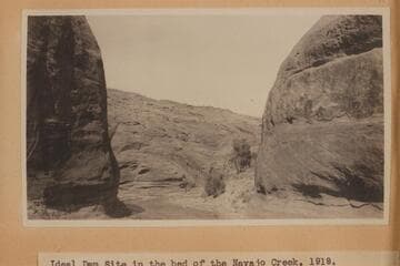 Ideal dam site in the bed of the Navajo Creek, 1918