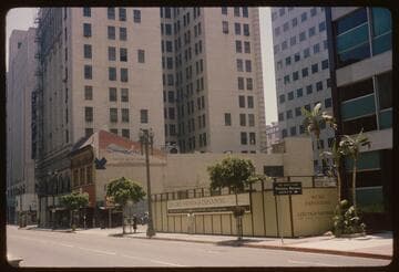 6th Street between Hope Street and Grand Avenue