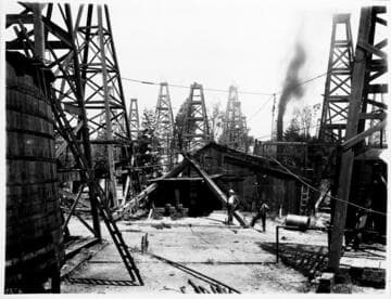 Wells in Los Angeles, Court and Toluca Streets