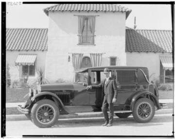 Hudson Sedan in front of John A. Williams' house, 386 South Meridith, Pasadena. 1926