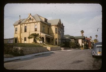 Some homes still stand on Bunker Hill Avenue
